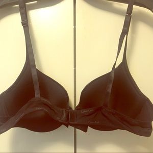 New NWOT - Calvin Klein Black T-shirt Bra